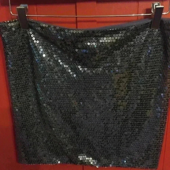 Charlotte Russe sequin Mimi skirt - Picture 1 of 8
